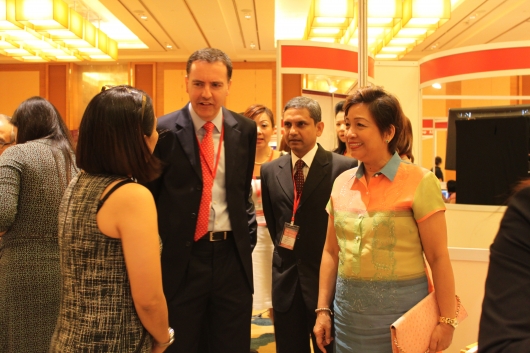 HE Minda Calaguian-Cruz (far right), Philippines Ambassador to Singapore, graces the Philippines Property Show along with Steve Melhuish (3rd from right), CEO PropertyGuru Group
